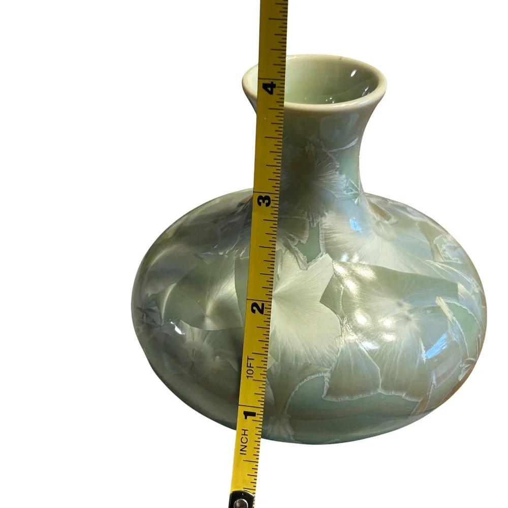 Kinmen Taiwan Crystalline Glaze Porcelain Vase 4.25